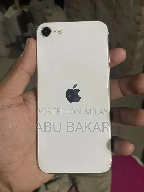 Apple iPhone SE 2020 128GB Smartphone