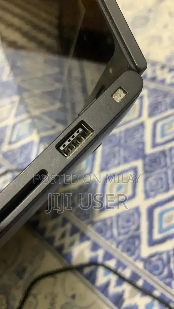 Dell Latitude 3390 2-in-1 Touchscreen Laptop