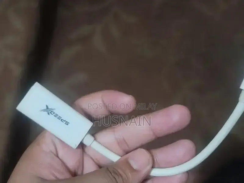 Thunderbolt to HDMI Adapter Cable for High-Quality Display Connectivit