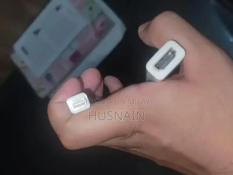 Thunderbolt to HDMI Adapter Cable for High-Quality Display Connectivit