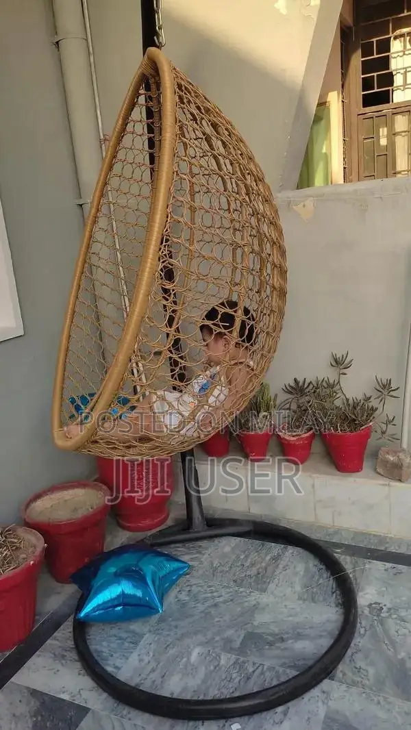 Modern Egg-Shaped Hanging Swing Chair for Indoor/Outdoor