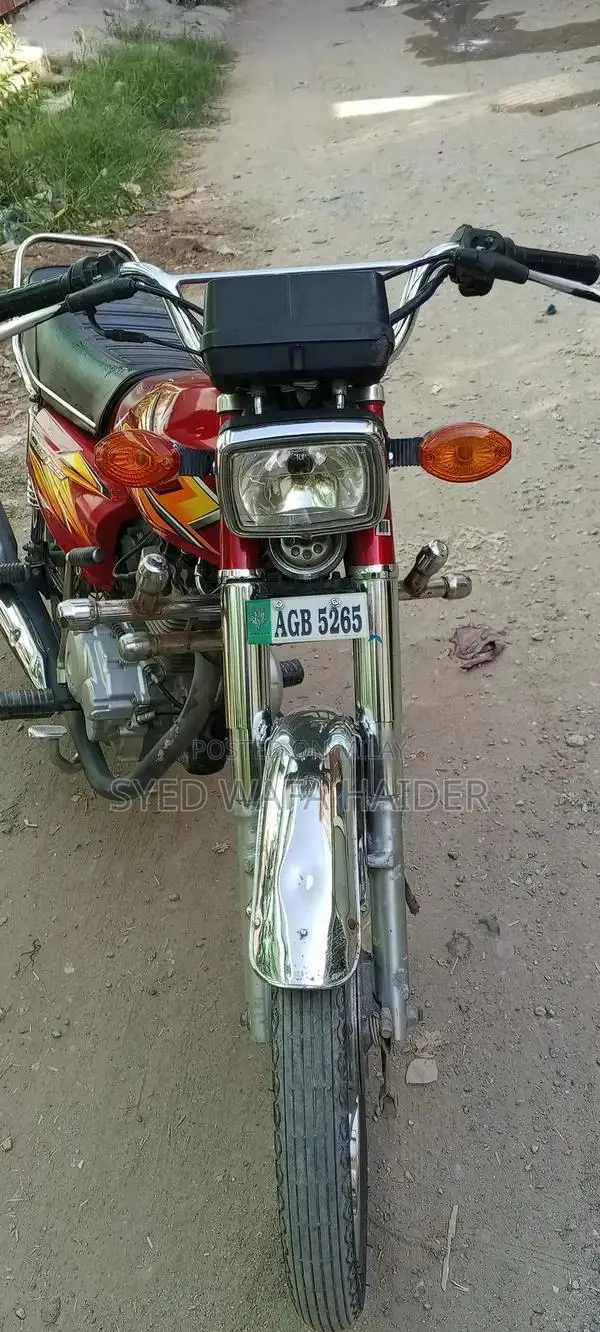 Honda CG 125 Motorcycle - Reliable Classic Bike