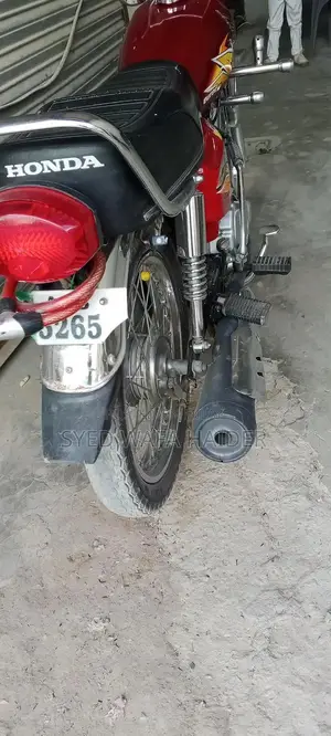 Honda CG 125 Motorcycle - Reliable Classic Bike