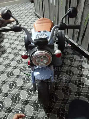 Kids Outdoor Scooter in Excellent Condition