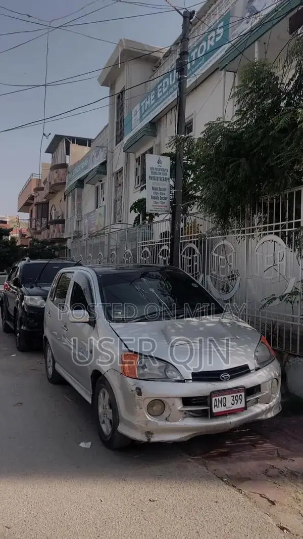 Daihatsu YRV 1.3L Hatchback Steermatic with Moonroof