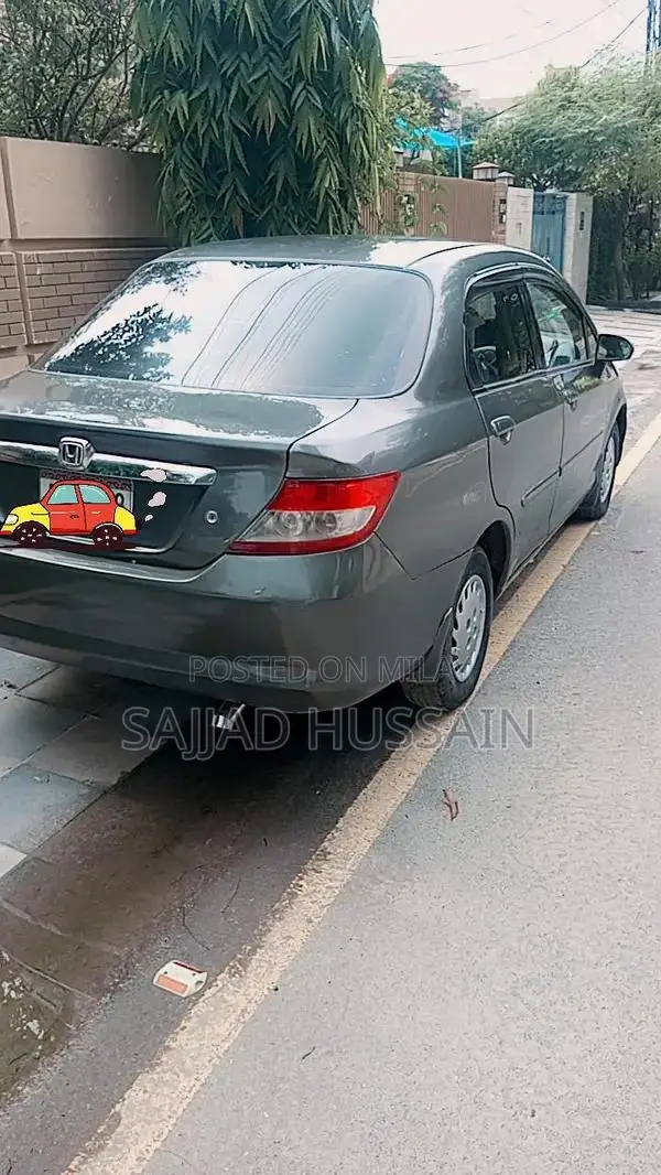 Honda City 2004 Sedan - Reliable Compact Car with New Tires