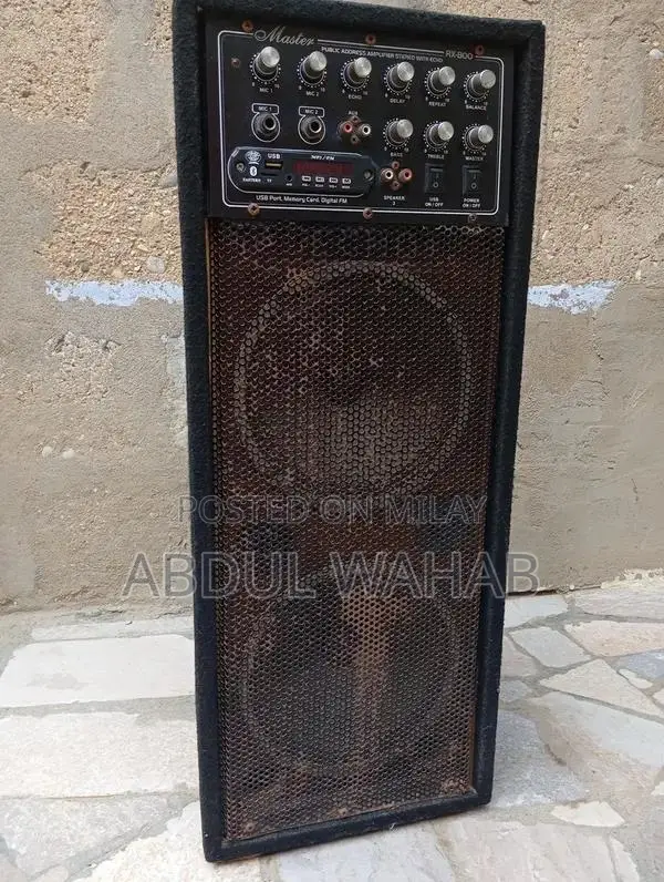 Compact Bluetooth Wireless Speaker with Portable Design