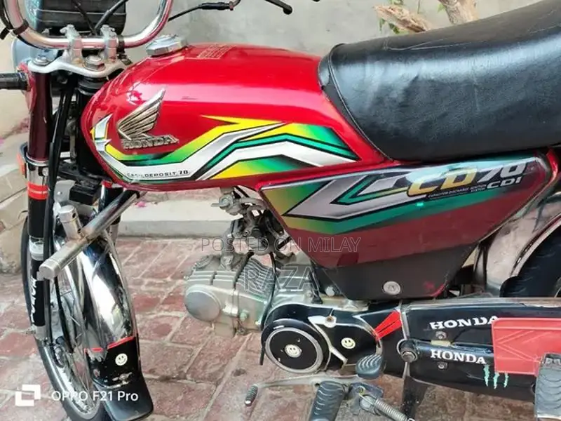 Honda CD70 Motorcycle 2023 Model - Reliable Two-Wheeler