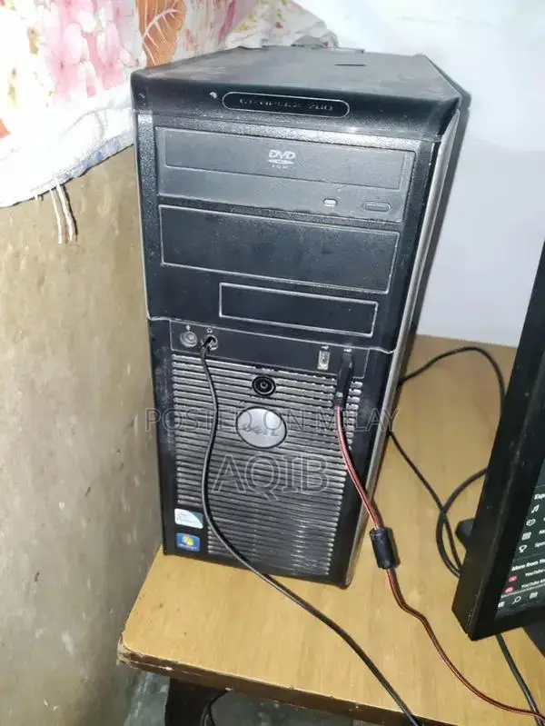 Desktop Gaming PC with Core 2 Quad Processor and Graphics Card