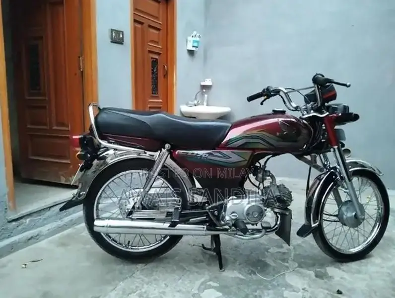 CD 70 Motorcycle 2023 Model Red Color