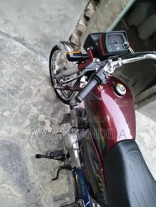 CD 70 Motorcycle 2023 Model Red Color