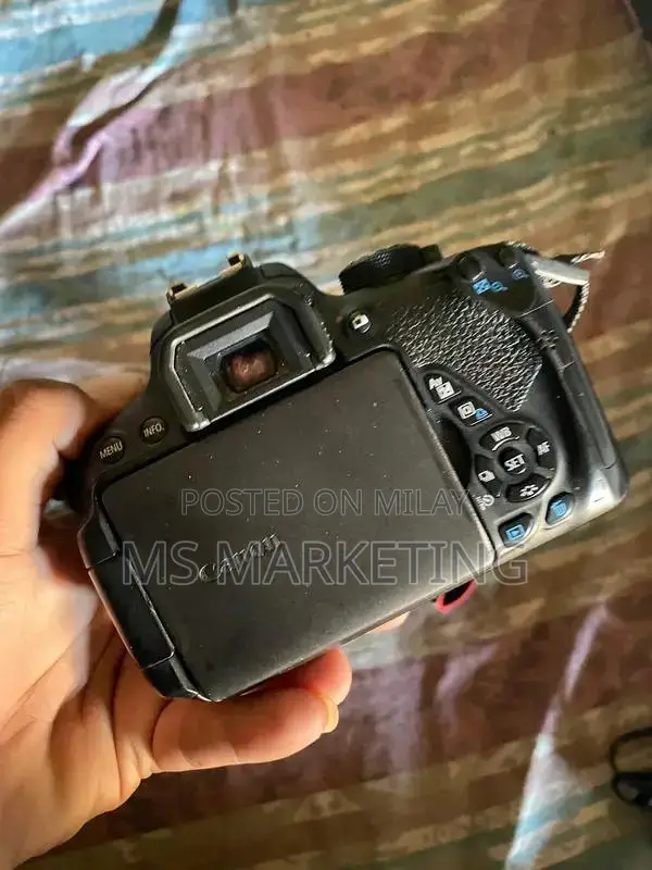 Canon EOS 700D DSLR Camera with 18-55mm Kit Lens