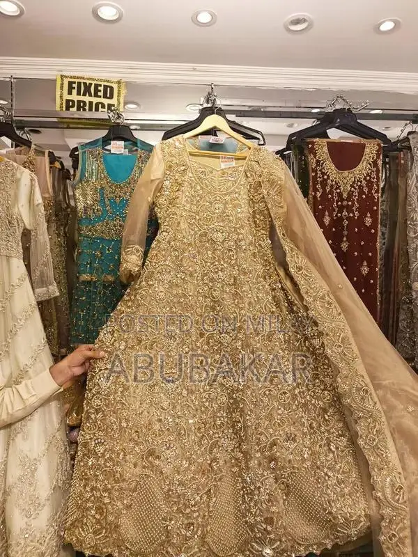 Elegant Bridal Maxi Dress - Pristine Condition Wedding Gown