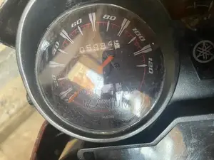 YBR 125 Motorcycle 2015 Model Lightweight Commuter Bike