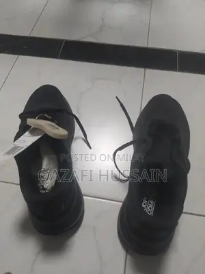 Men's Classic Adidas Athletic Sneakers - Comfortable Urban Footwear