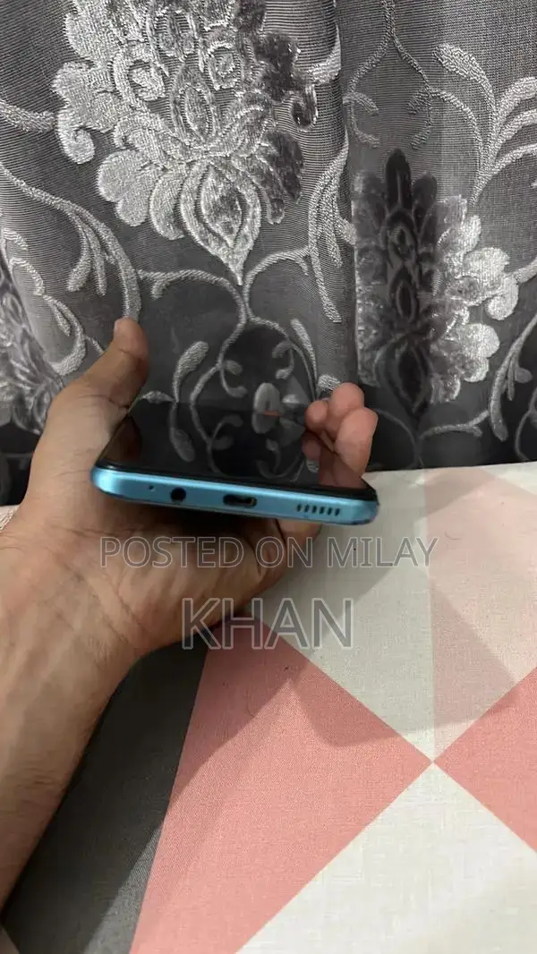 Compact Smartphone with Tecno Camon 16 SE Features