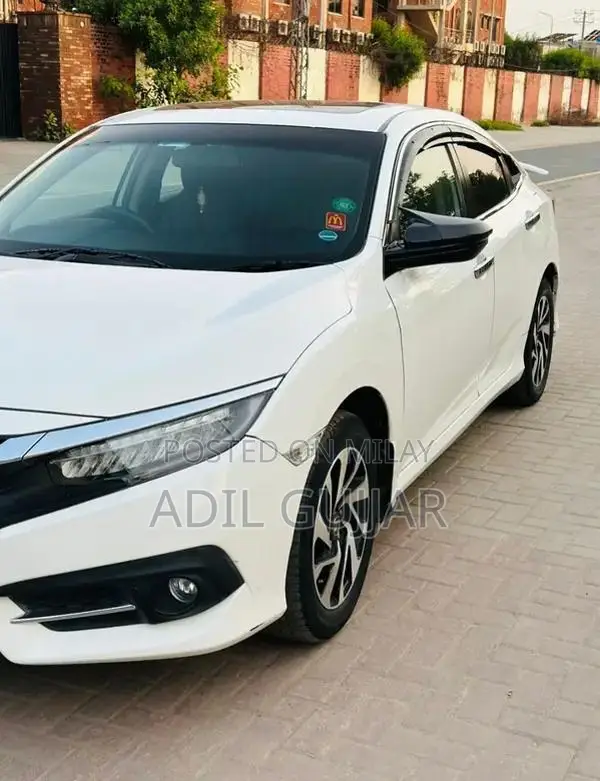 Honda Civic 2017 Sedan - Low Mileage Brand New Condition