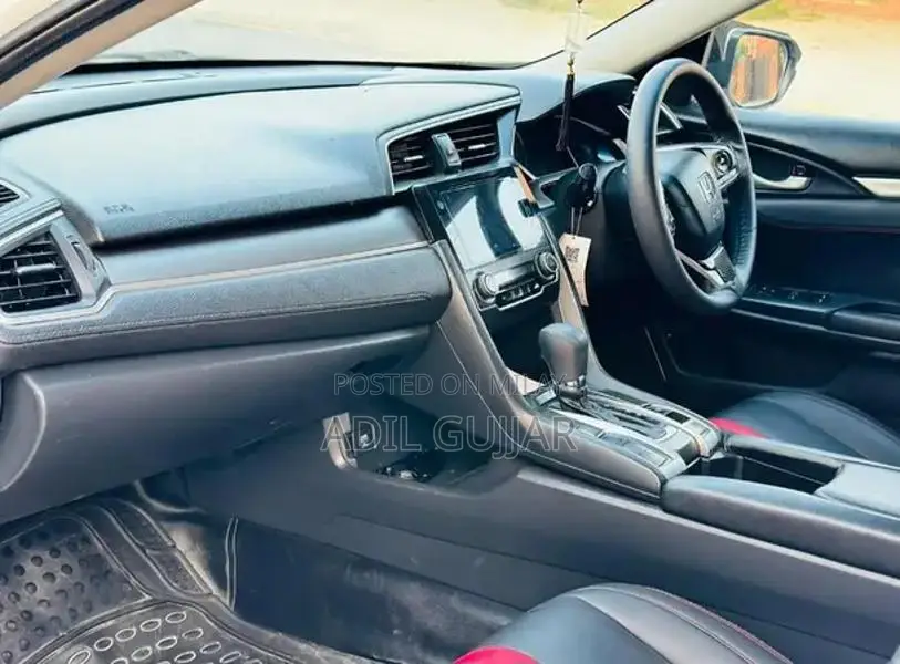 Honda Civic 2017 Sedan - Low Mileage Brand New Condition