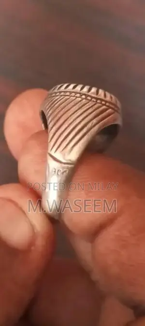 Blue Sapphire Gold Ring - 5 Carat Stone in White Gold Setting