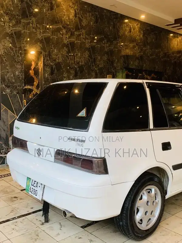 2011 Suzuki Cultus VXR Compact Sedan