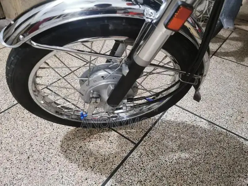 Honda 125 Motorcycle - First Owner, Single Use Condition