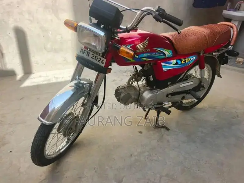 Honda CD 70 Classic Motorcycle - Reliable Two-Wheeler