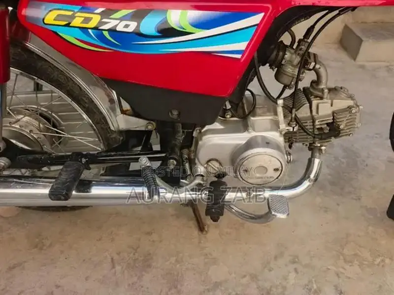 Honda CD 70 Classic Motorcycle - Reliable Two-Wheeler