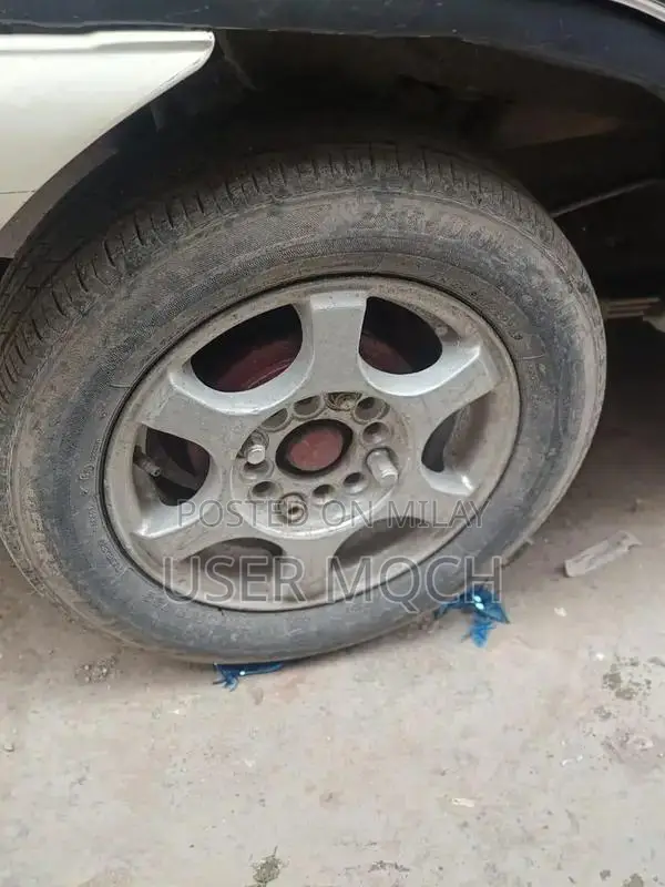 Mehran Car 2005 - Reliable Compact Sedan