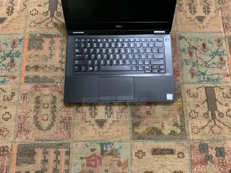 Dell Latitude 5270 Business Laptop - Core i5 6th Gen