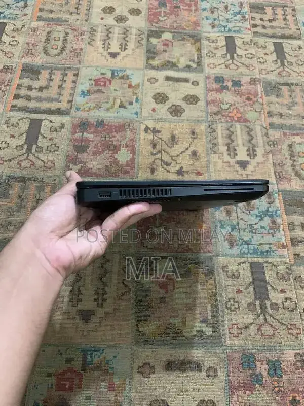 Dell Latitude 5270 Business Laptop - Core i5 6th Gen