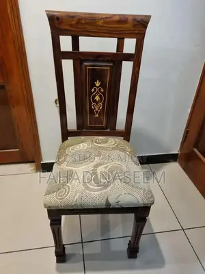 Photo - Modern Glass Dining Table Set with 6 Chairs