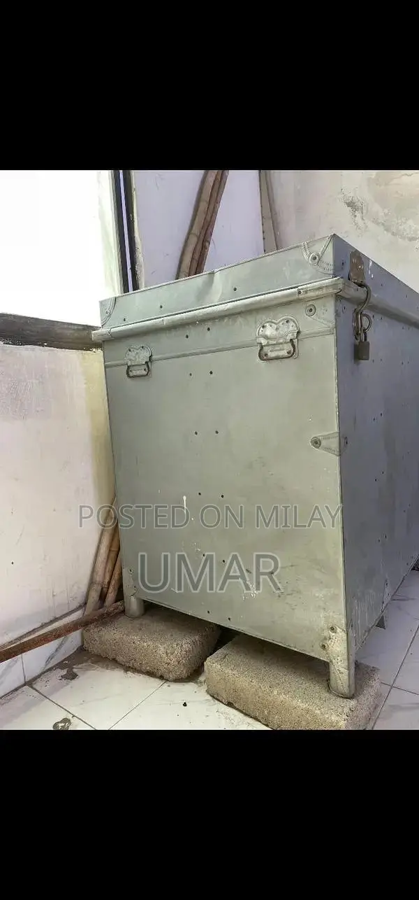 Sturdy Wooden Storage Trunk / Sandook with Spacious Interior