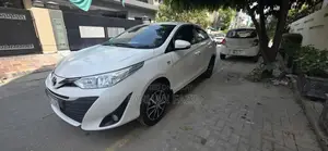 Toyota Yaris Ative - Low Mileage Family Sedan