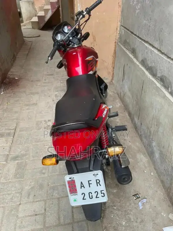 Honda CB 125F Motorcycle - Low Mileage Unregistered Bike