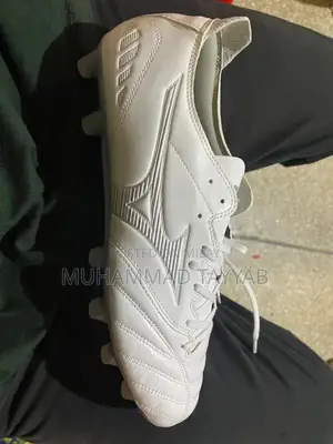 Mizuno Morelia Neo Pro NG Football Boots - Professional Soccer Cleats