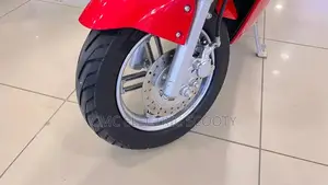 CMC EV T10 Electric Scooter - 650W Motor, 60km Range