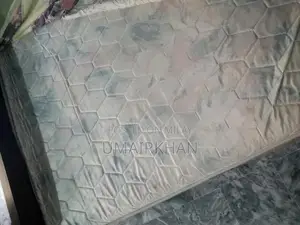 Premium Comfortable Bed Mattress - Sale Offer