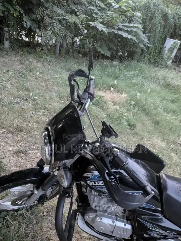 GS 150 SE Motorcycle - Premium Accessories, Mint Condition