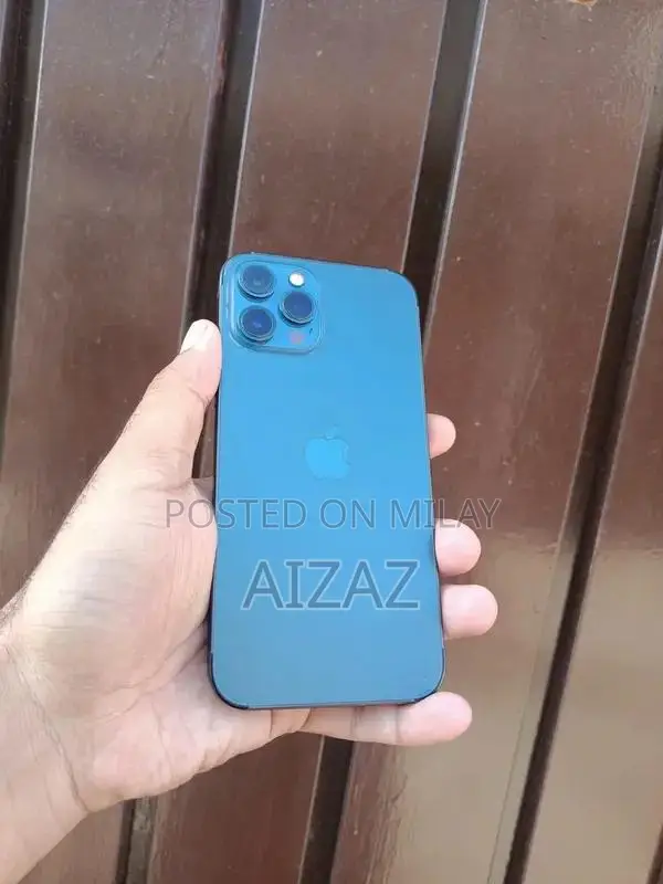 High-Performance Smartphone with Dual SIM and Complete Accessories