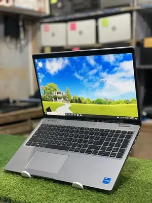 Dell Latitude 5520 Business Laptop Core i5 11th Gen