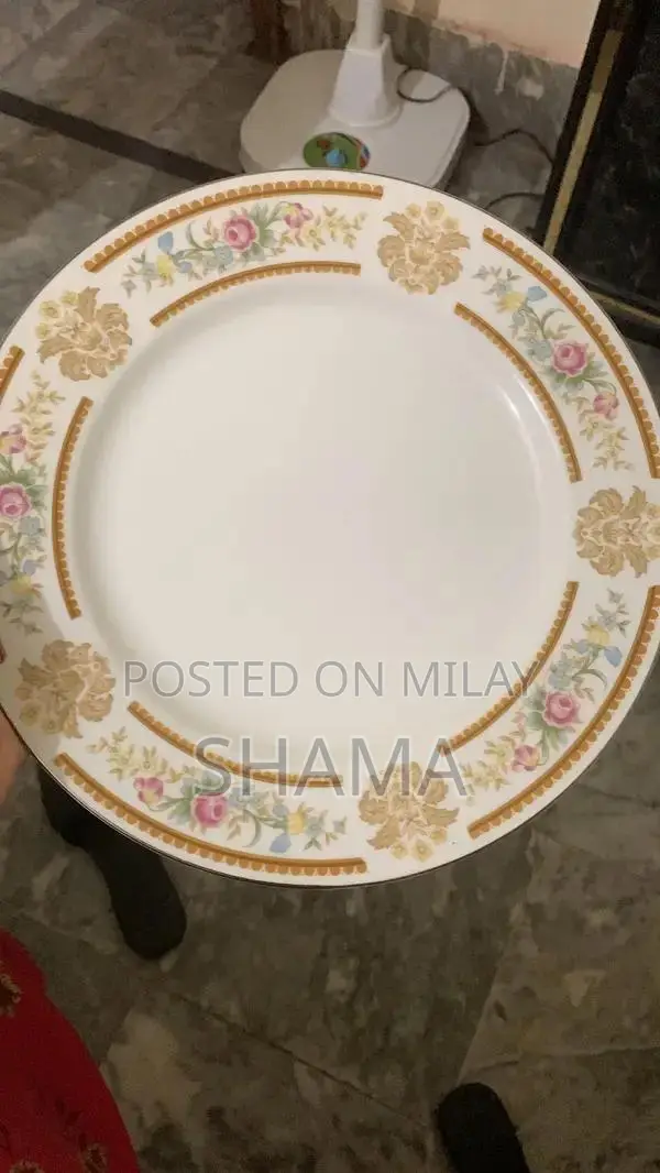 62 piece Dinner set