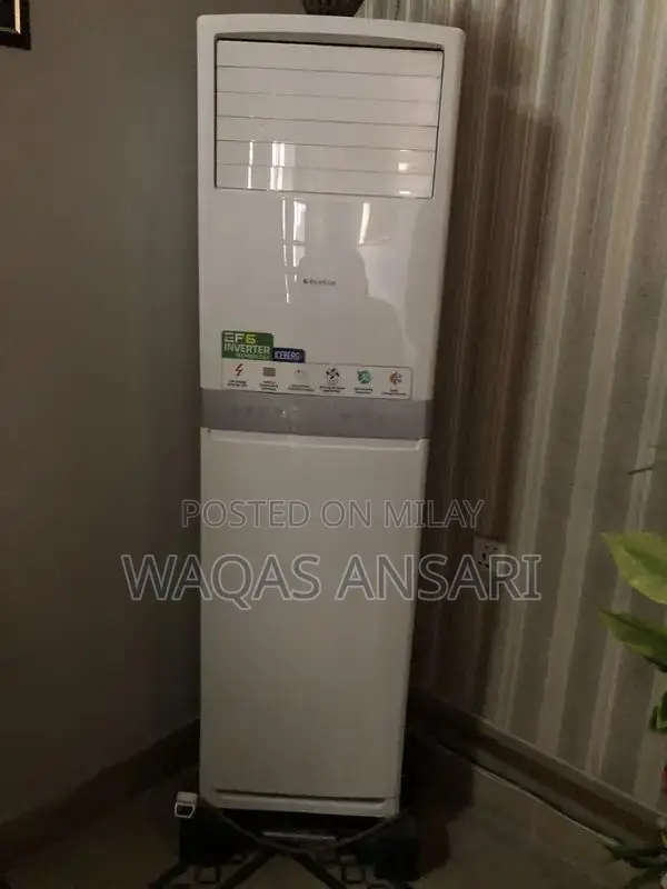 Lightly Used Air Conditioner with Multiple Features