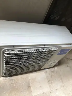Lightly Used Air Conditioner with Multiple Features