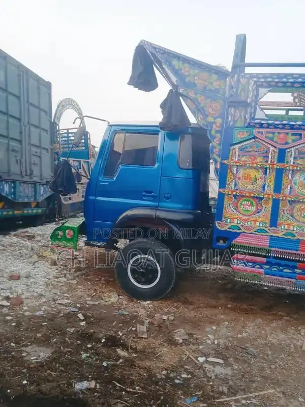 Bedford Turbo Mazda Body Conversion Van 17-Foot Vehicle
