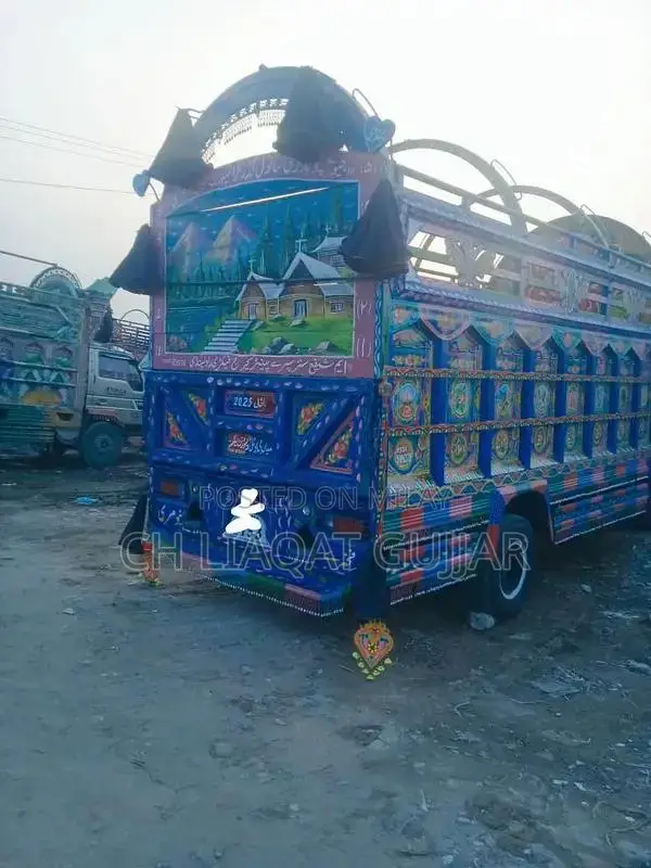 Bedford Turbo Mazda Body Conversion Van 17-Foot Vehicle