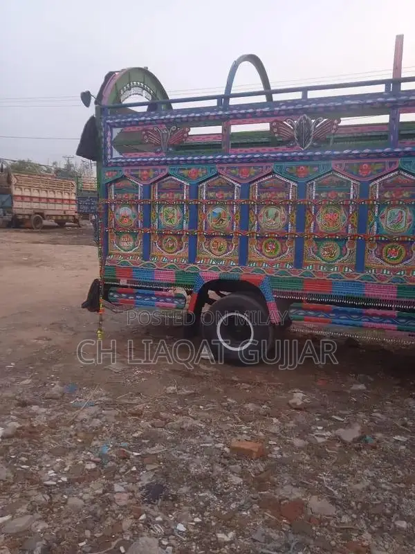 Bedford Turbo Mazda Body Conversion Van 17-Foot Vehicle