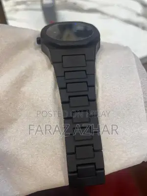 Stylish Aura Smart Watch - Modern Black Design for Active Lifestyles