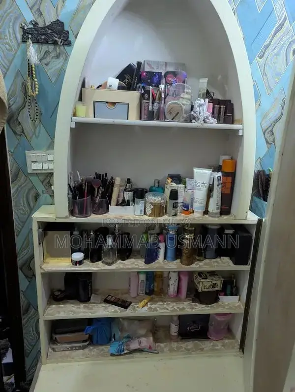 Compact Wooden Dressing Table - 10x8 Inch Surface