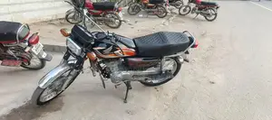 Honda 125cc Motorcycle - Single Cylinder Engine Commuter Bike