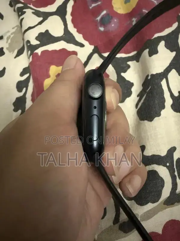 Apple Watch Series 8 45mm Aluminum Mid Case Sport Band